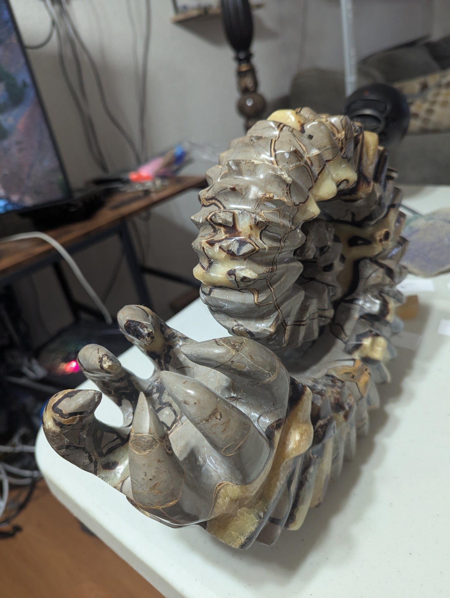 Septarian "Facehugger" Carving